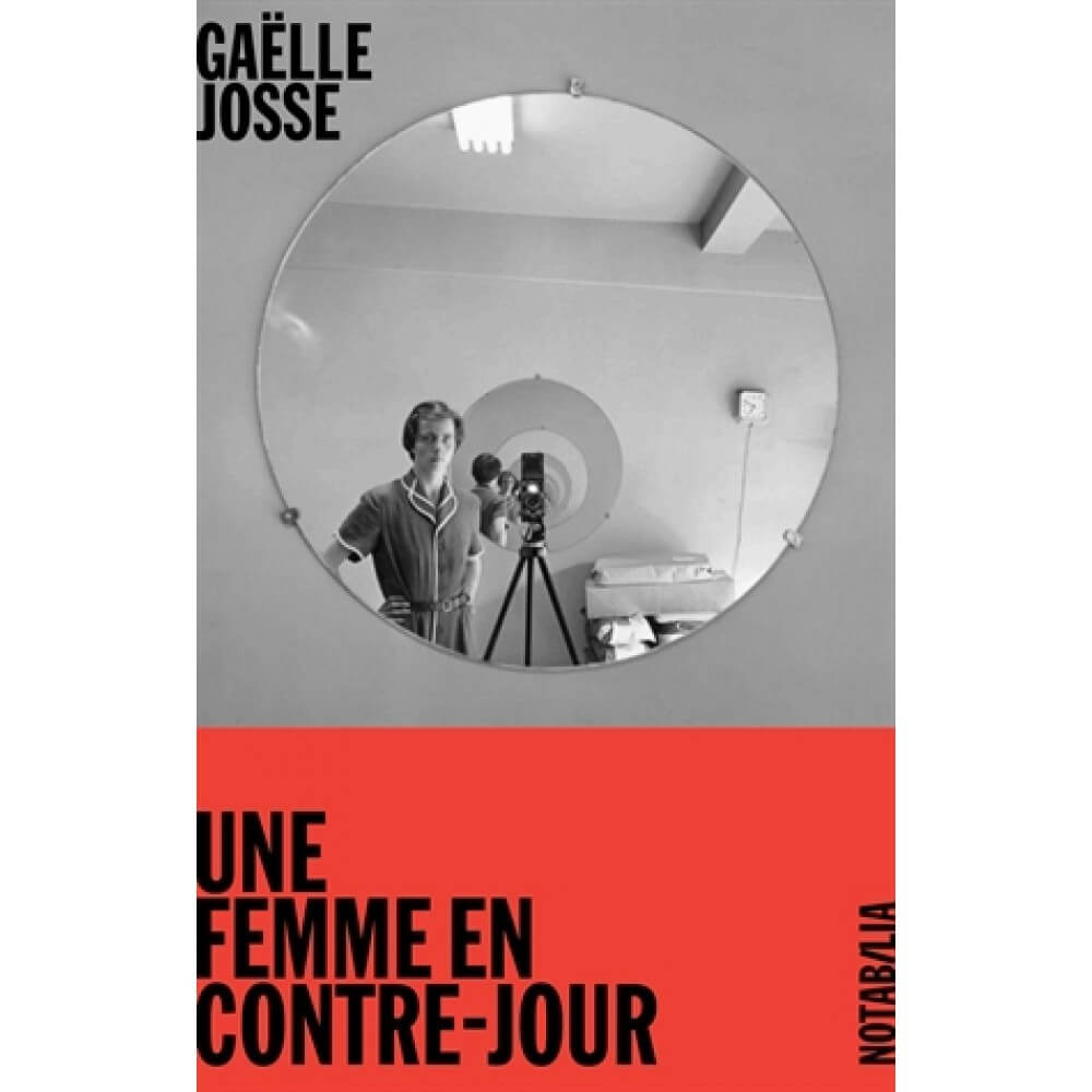 Une femme en contre-jour - Click to enlarge picture.