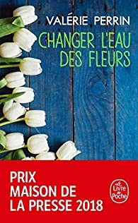Changer l'eau des fleurs - Click to enlarge picture.